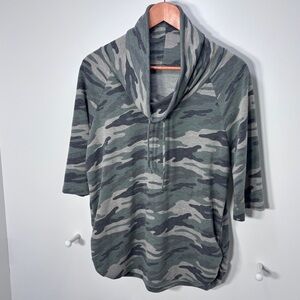 Coin 1804 Los Angeles Green Camo Sweatshirt 1/2 Sleeve Women’s size XL Cowl Neck